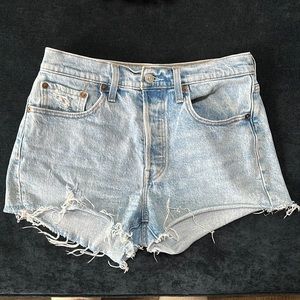 Levi Shorts Women’s W27